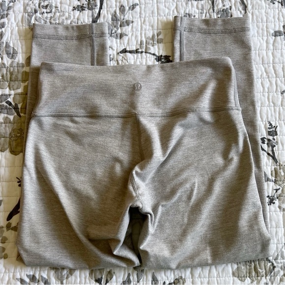 Lululemon Wunder Under Crop in 
Heathered Fossil (Gray) 21” W6421S • 4 - Picture 6 of 7